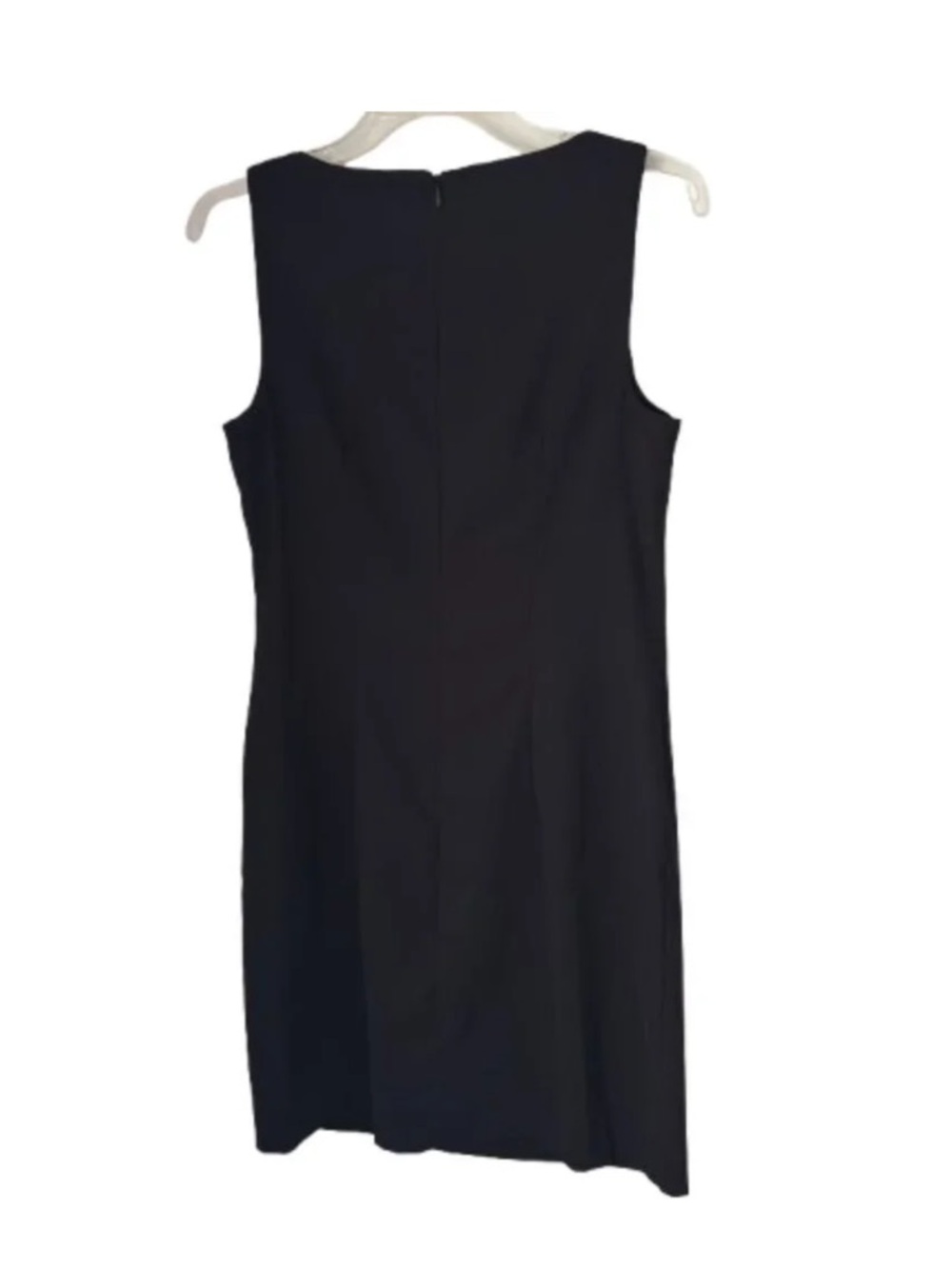 Elegant Black Sleeveless Dress - Picture 2 of 6